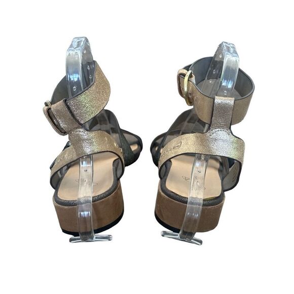Naked Feet Zeke Two Tone Metallic Buckle Block Heel Sandals Women’s Size 10 - Picture 4 of 10